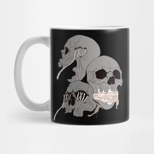 3 skulls Mug